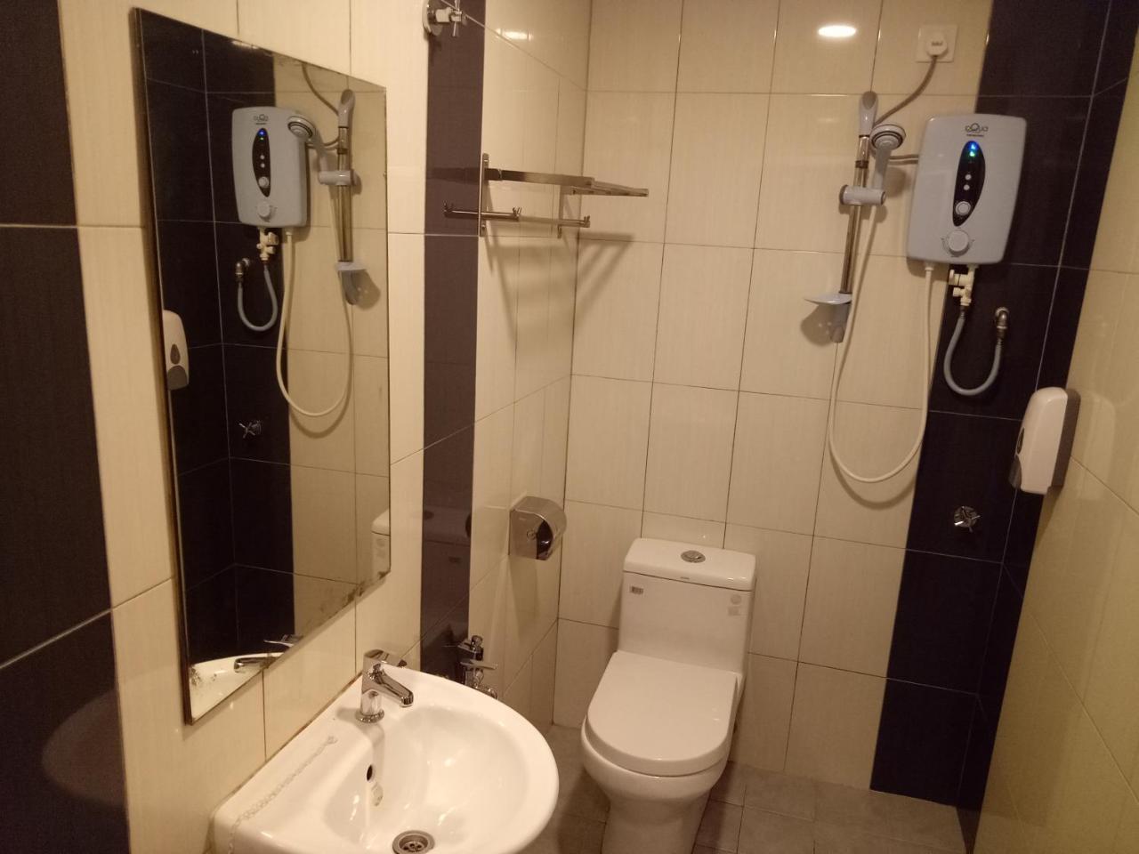 Hotel Sri Bernam Sabak Bernam Buitenkant foto