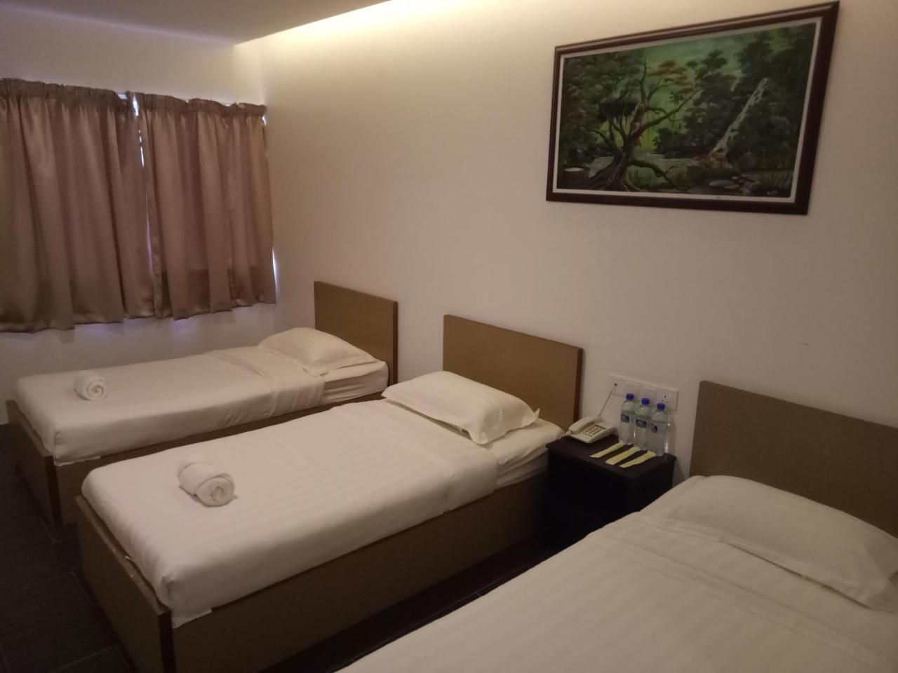 Hotel Sri Bernam Sabak Bernam Buitenkant foto