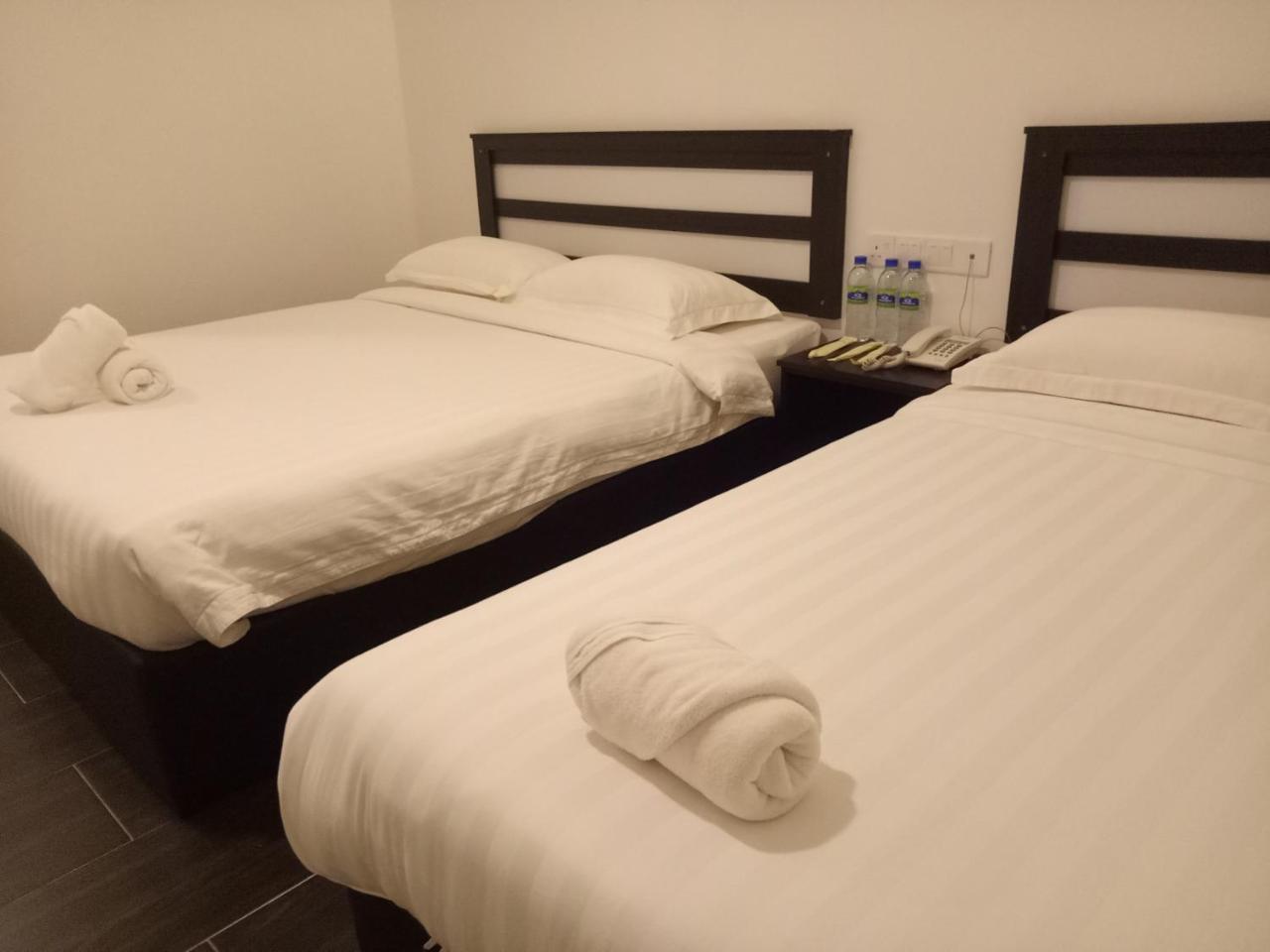 Hotel Sri Bernam Sabak Bernam Buitenkant foto