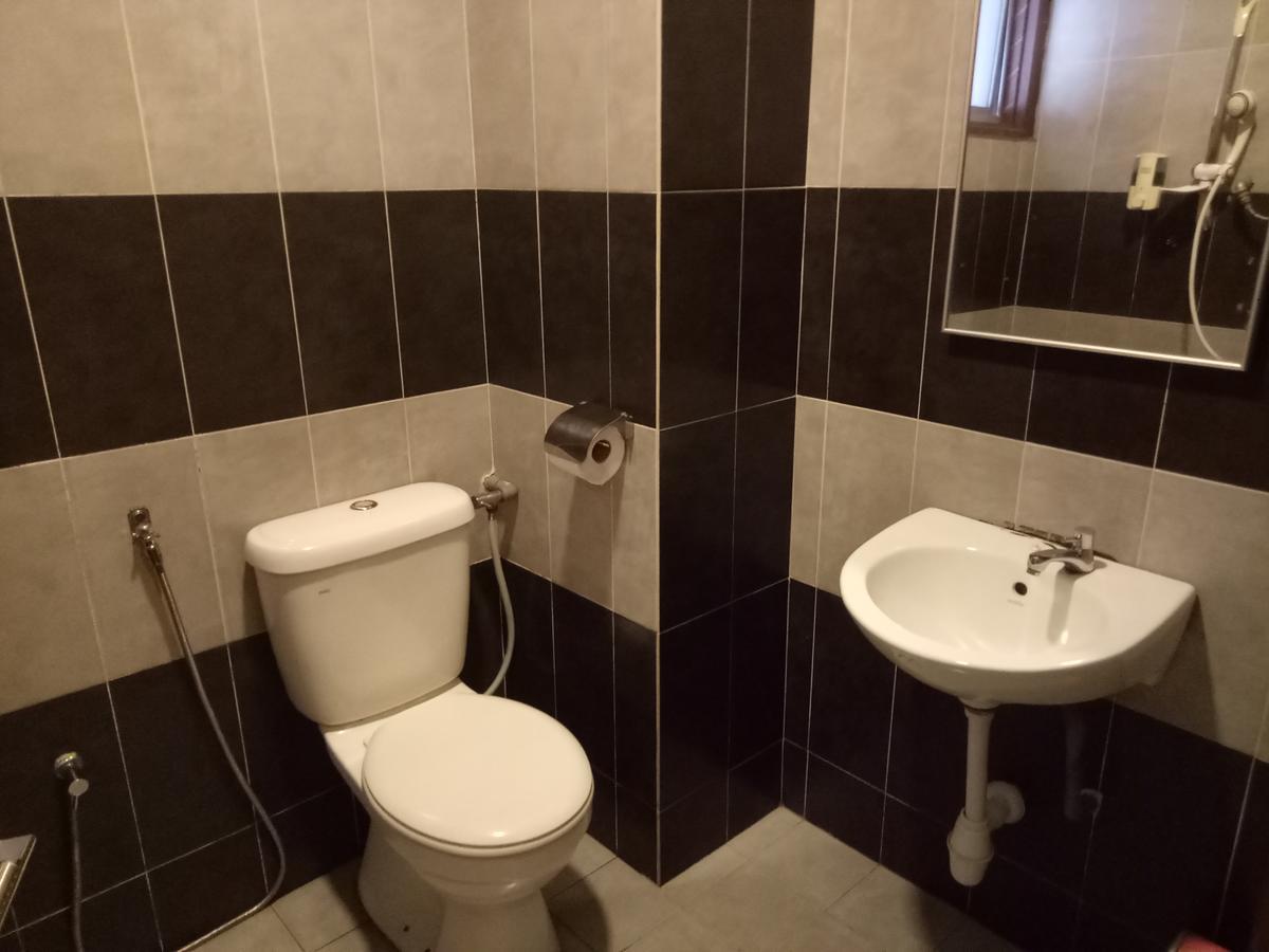 Hotel Sri Bernam Sabak Bernam Buitenkant foto