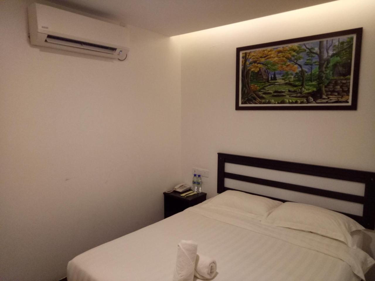 Hotel Sri Bernam Sabak Bernam Buitenkant foto
