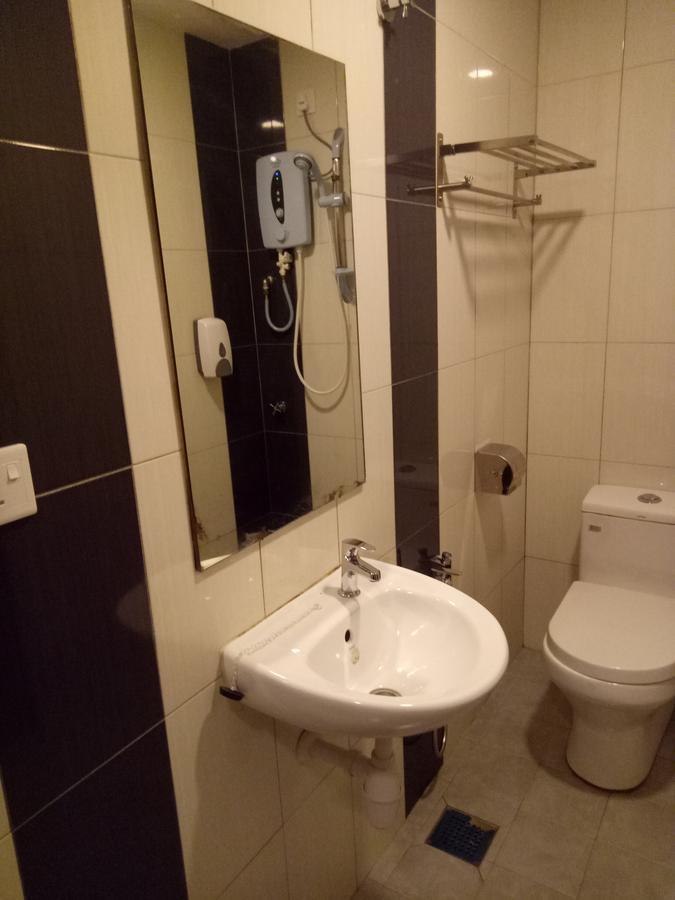 Hotel Sri Bernam Sabak Bernam Buitenkant foto