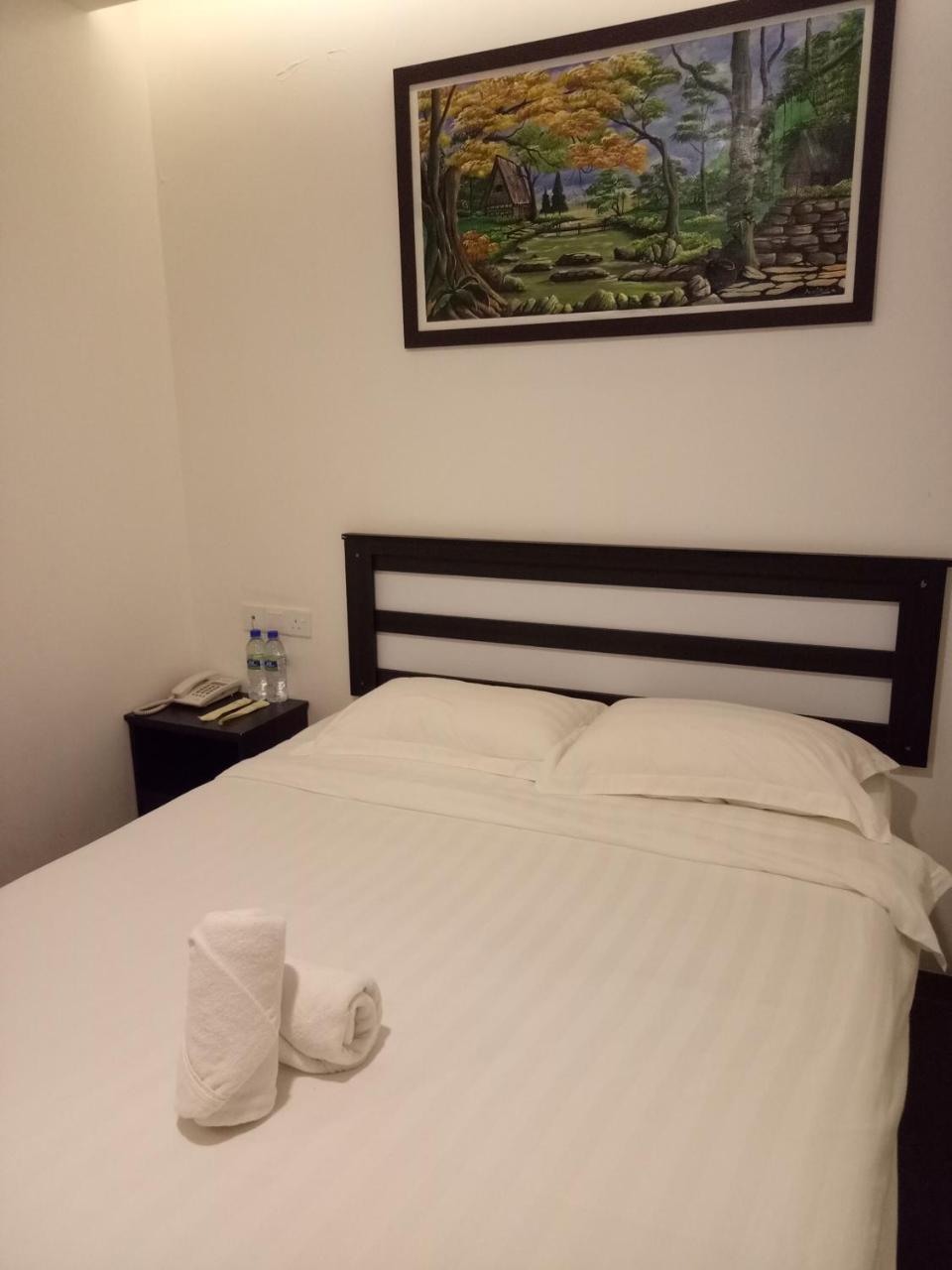Hotel Sri Bernam Sabak Bernam Buitenkant foto
