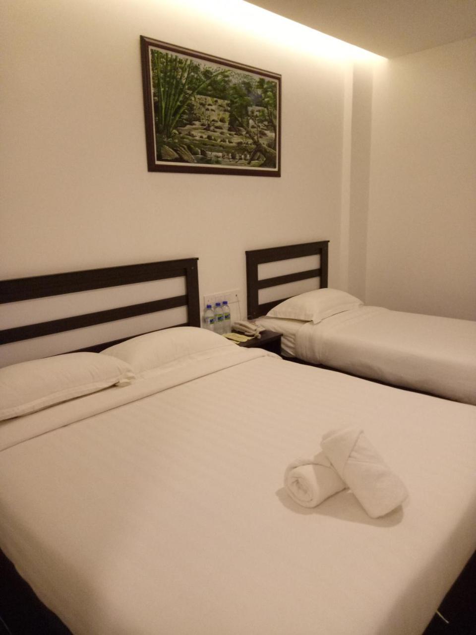 Hotel Sri Bernam Sabak Bernam Buitenkant foto
