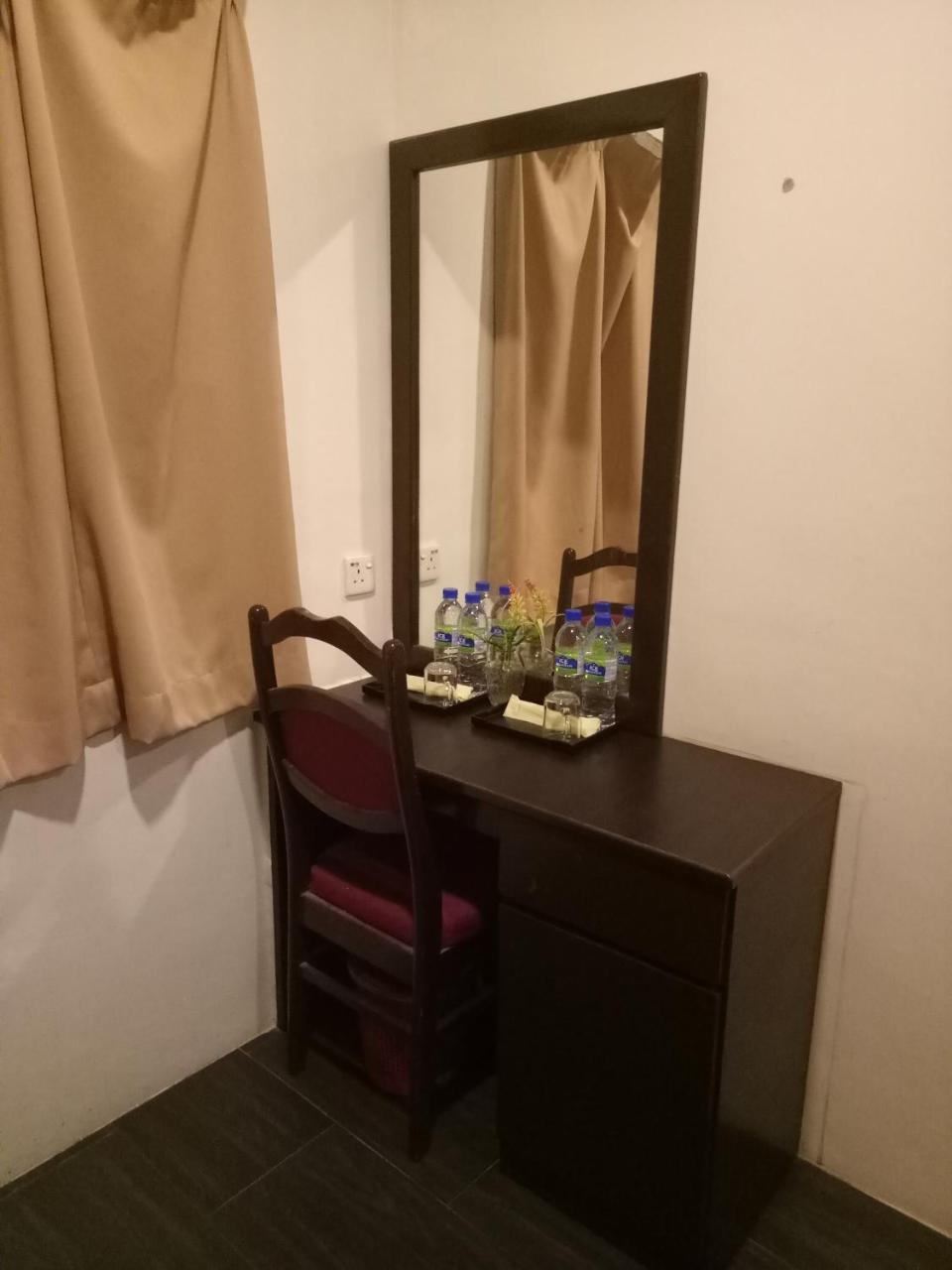 Hotel Sri Bernam Sabak Bernam Buitenkant foto
