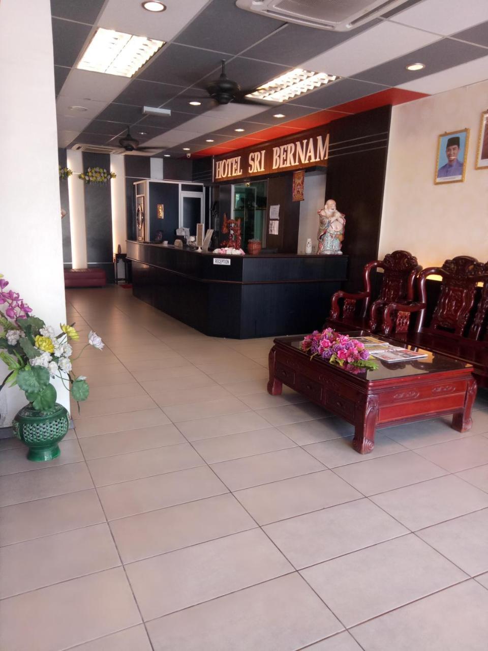 Hotel Sri Bernam Sabak Bernam Buitenkant foto