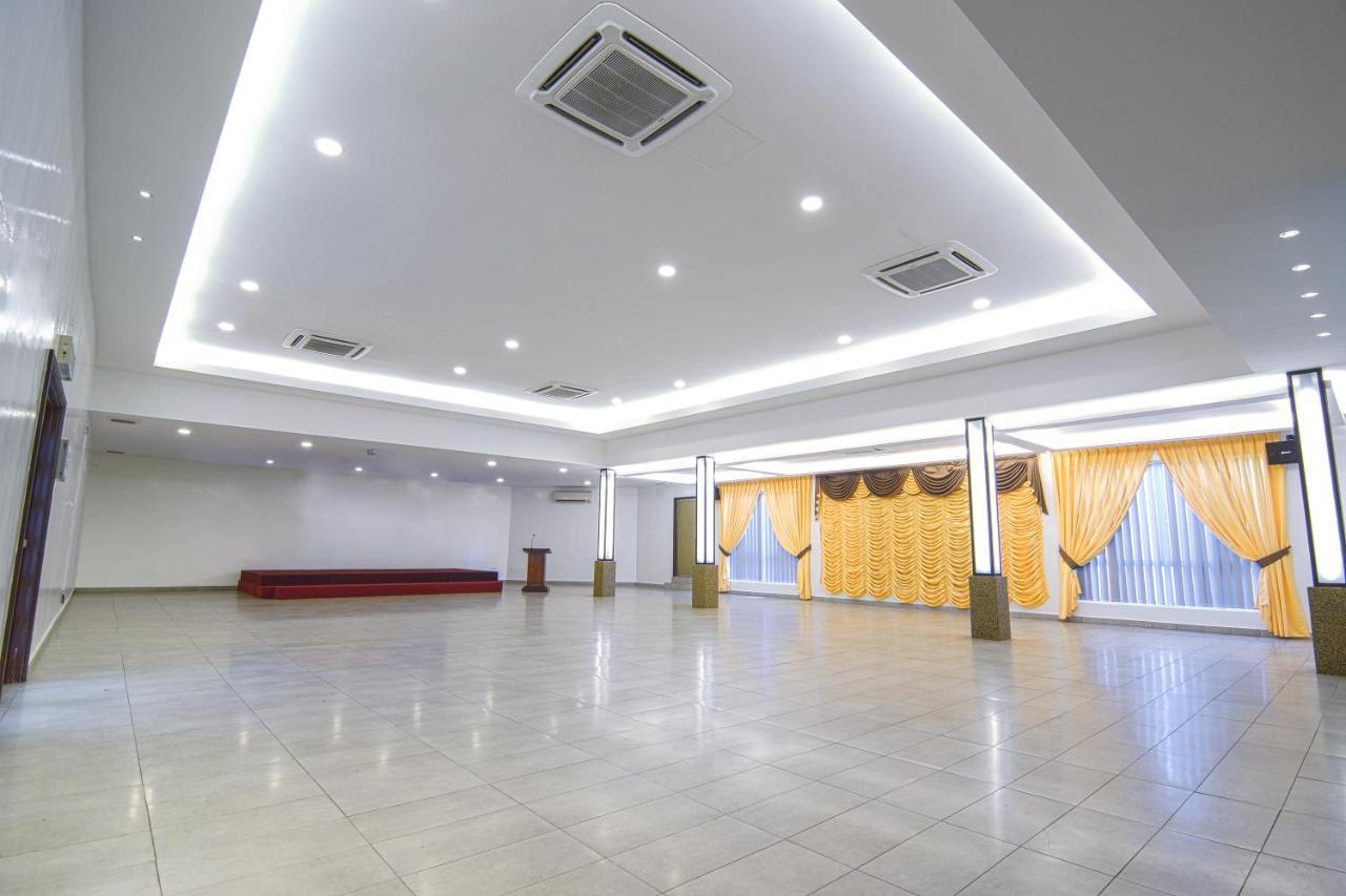 Hotel Sri Bernam Sabak Bernam Buitenkant foto
